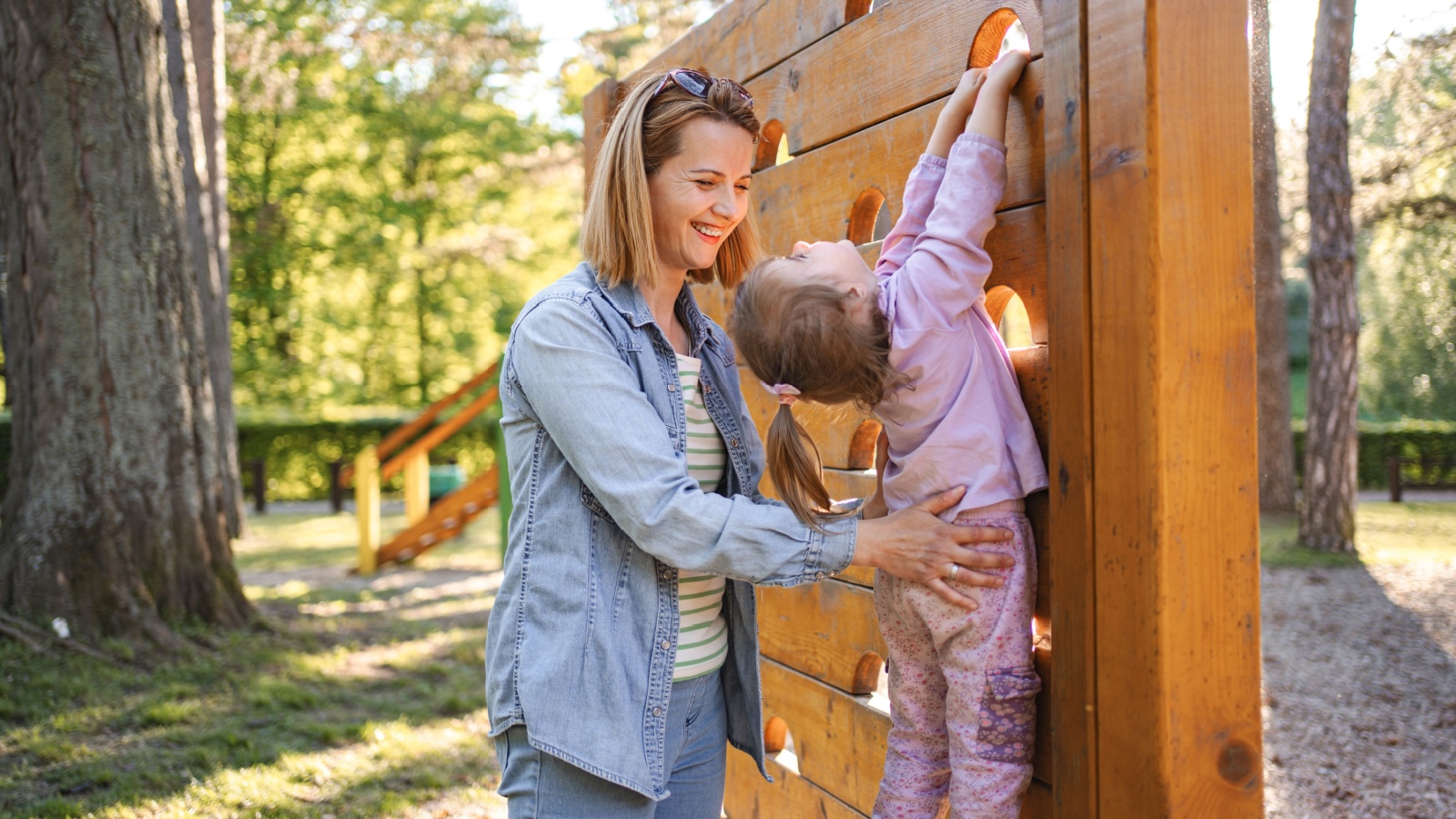 12 ungeahnte Möglichkeiten, wie Kinder uns helfen, uns selbst zu verzeihen